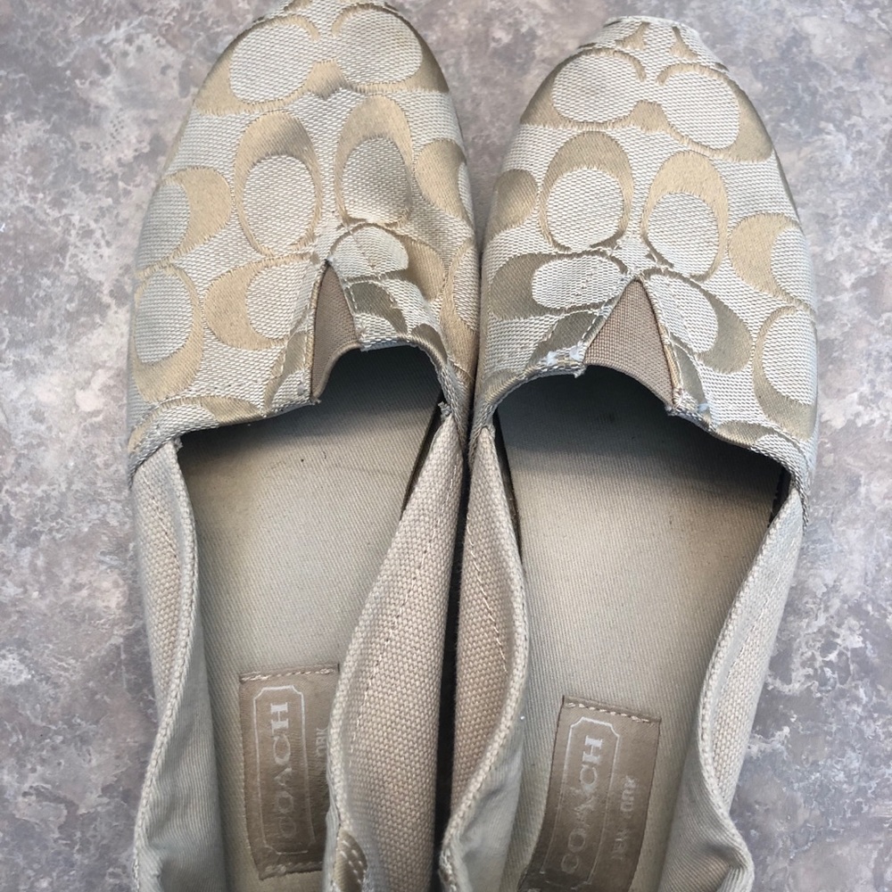 Coach slip on a